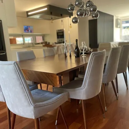 Wonderful House Between The Sea And The Forest